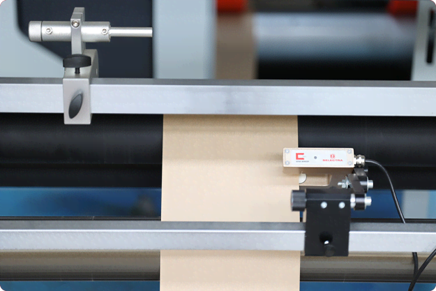 RZFD-330(IF)扁繩內(nèi)折方底紙袋機(jī)